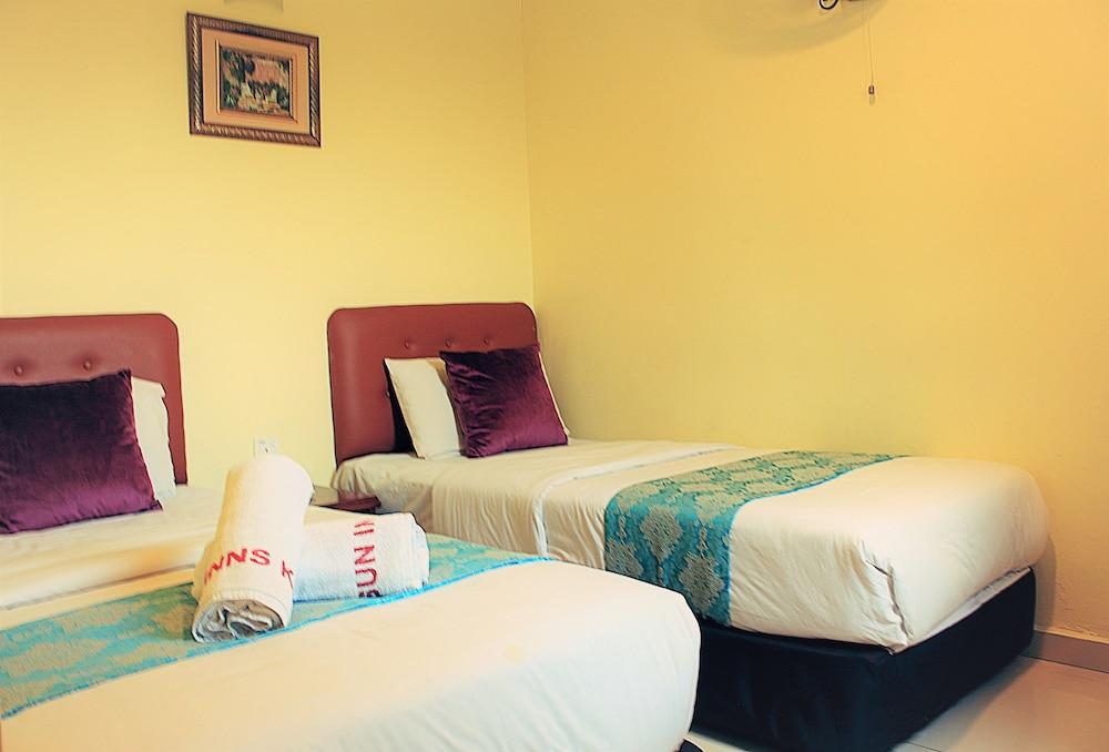 Sun Lagoon Near Sunway Lagoon Theme Park Hotel 3*