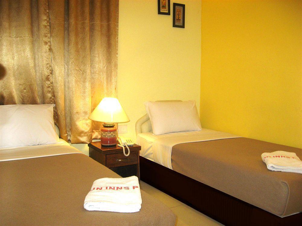 Hotel Sun Lagoon Near Sunway Lagoon Theme Park 3*
