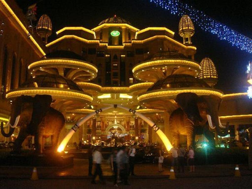 Sun Lagoon Near Sunway Lagoon Theme Park Hotel 3*