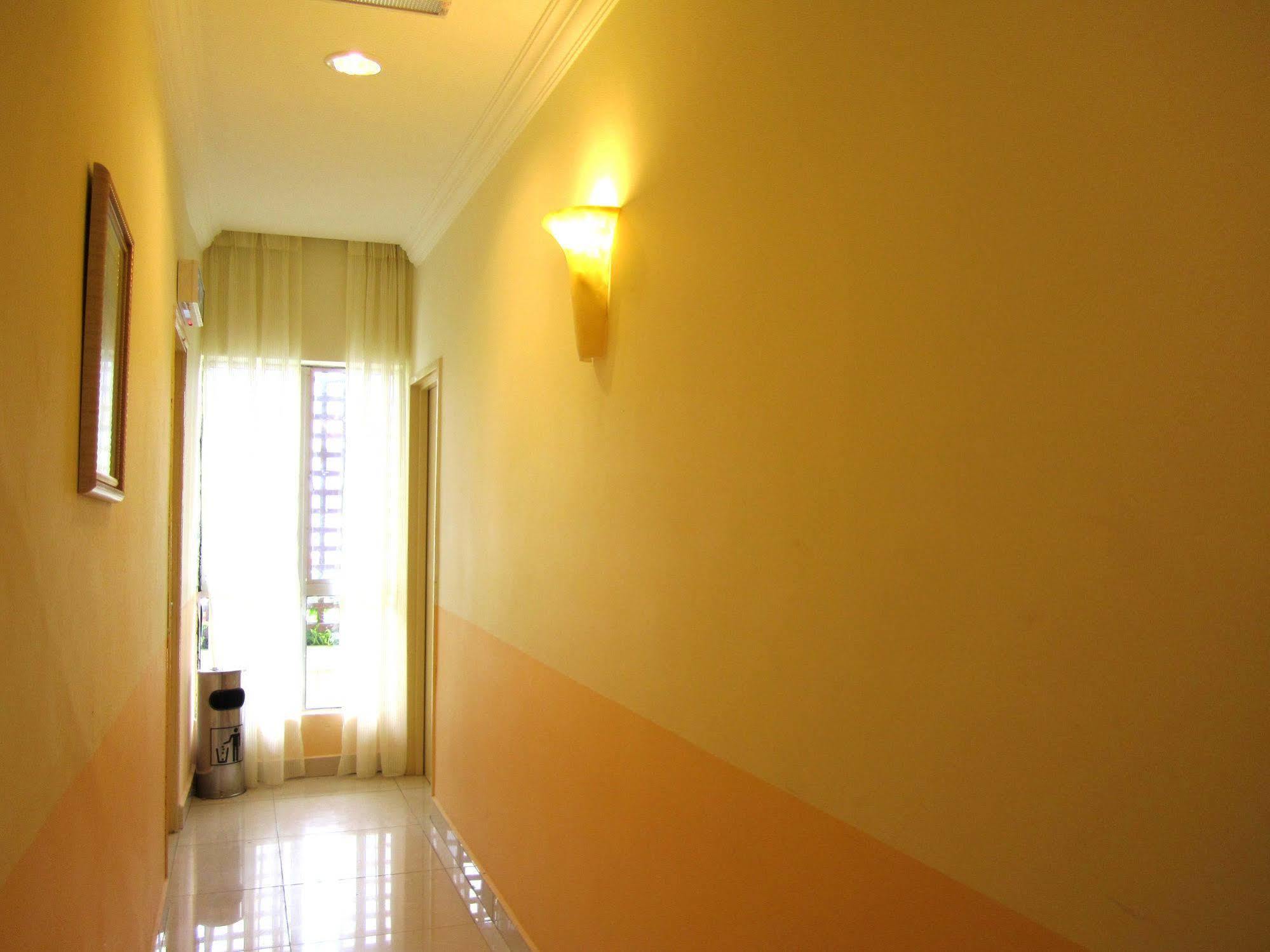 Hotel Sun Lagoon Near Sunway Lagoon Theme Park 3*